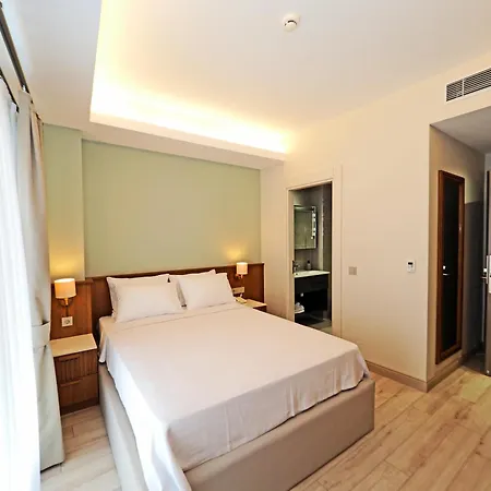Ξενοδοχείο Lina Oldcity 3*